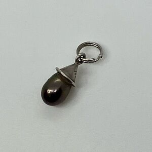 Vtg 925 Sterling Silver Teardrop Shaped Purple Pearl Charm / Pendant